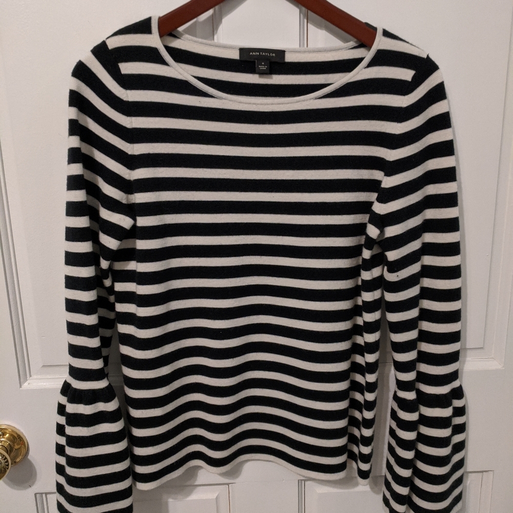 stripped sweater w/ bell sleeves